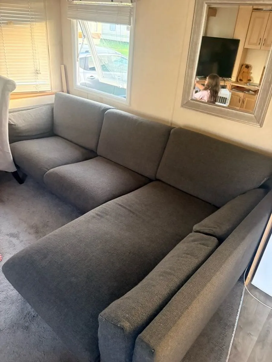 sofa - Image 3