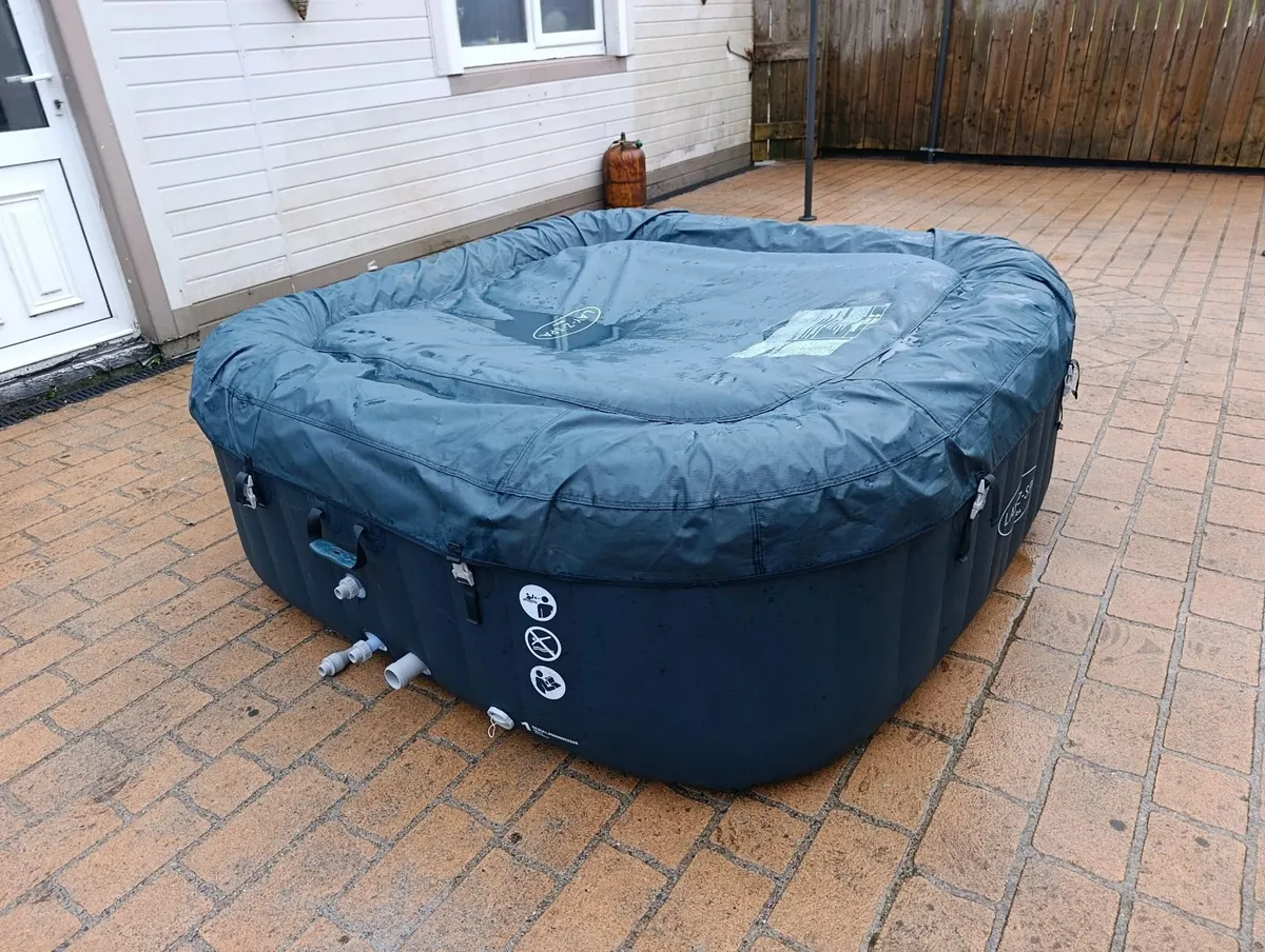 Hot Tub - Image 2