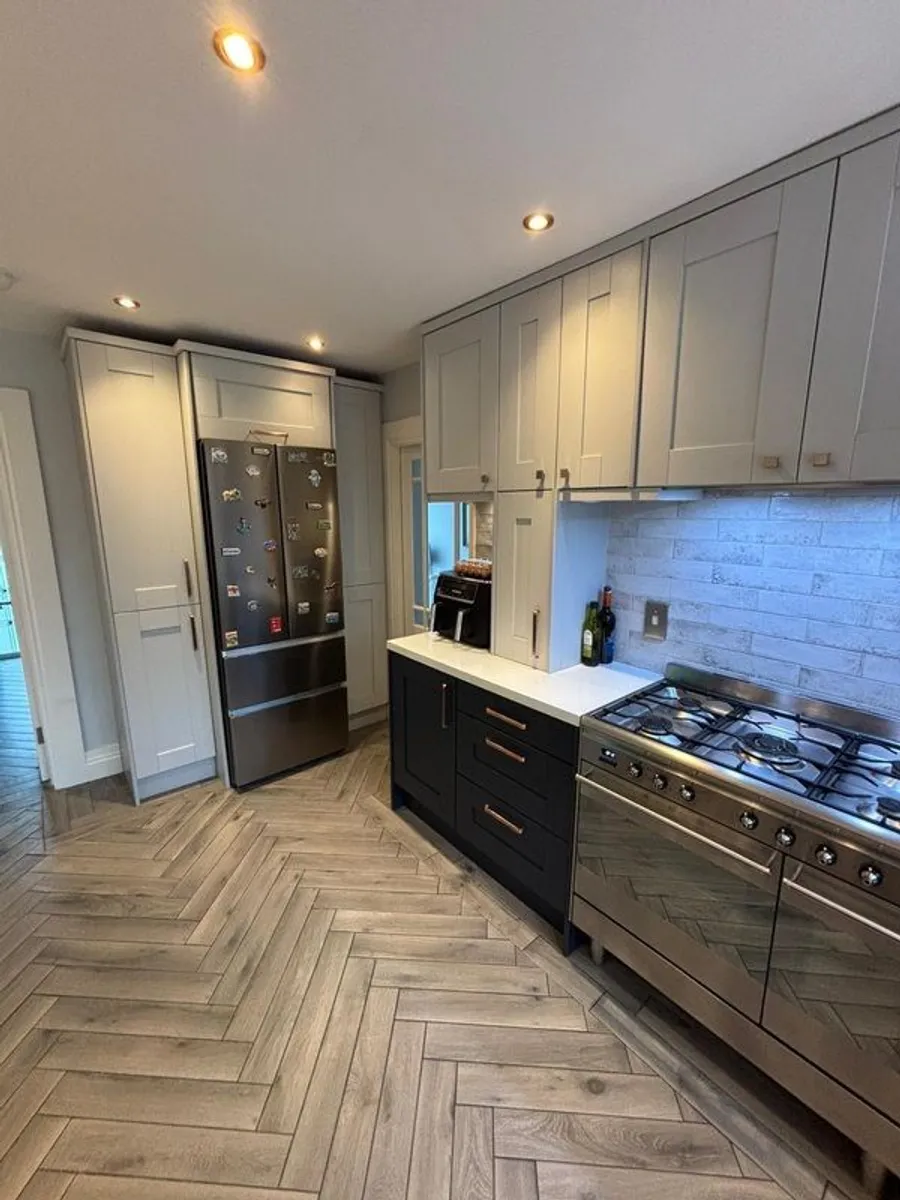 Full Kitchen - Image 2