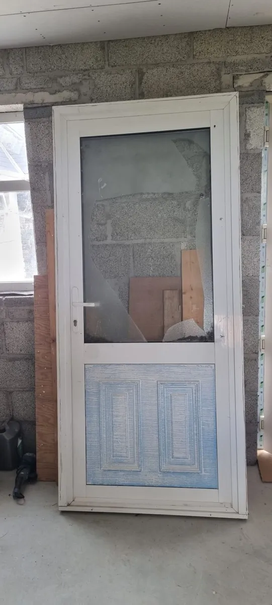 Exterior door and window - Image 1
