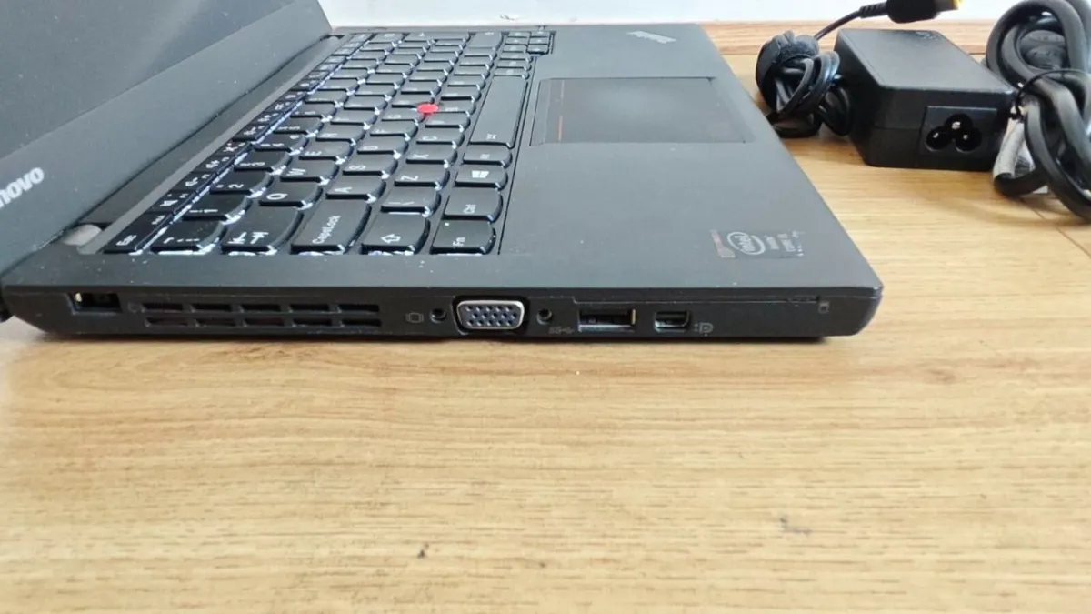 Lenovo ThinkPad x240 i5/8GB/256GB Laptop NoteBook - Image 2