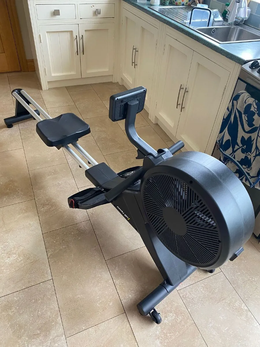 Rowing machine - Image 1