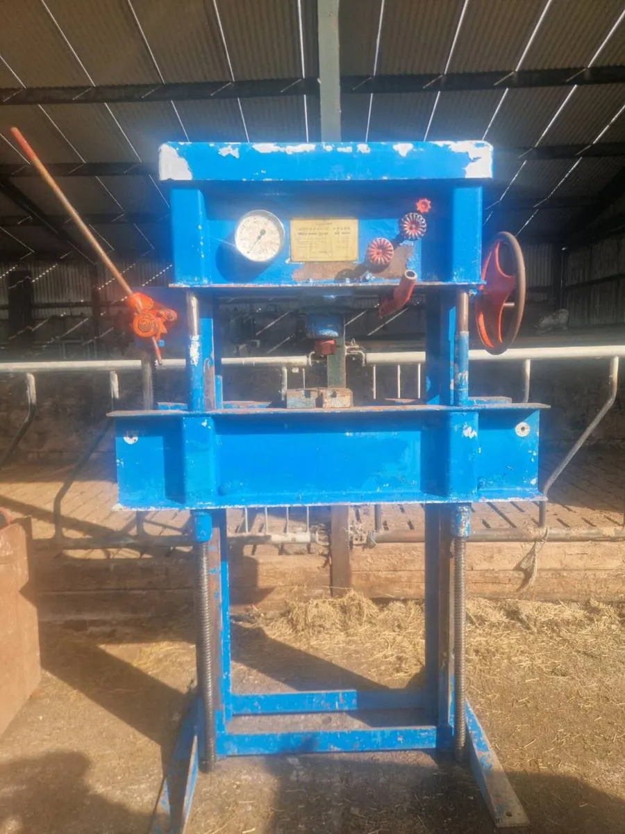Laycock hydraulic press - Image 1