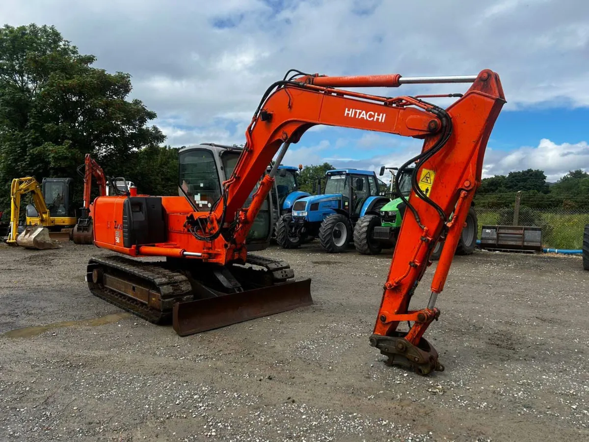 2008 Zaxis 80 Digger - Image 1