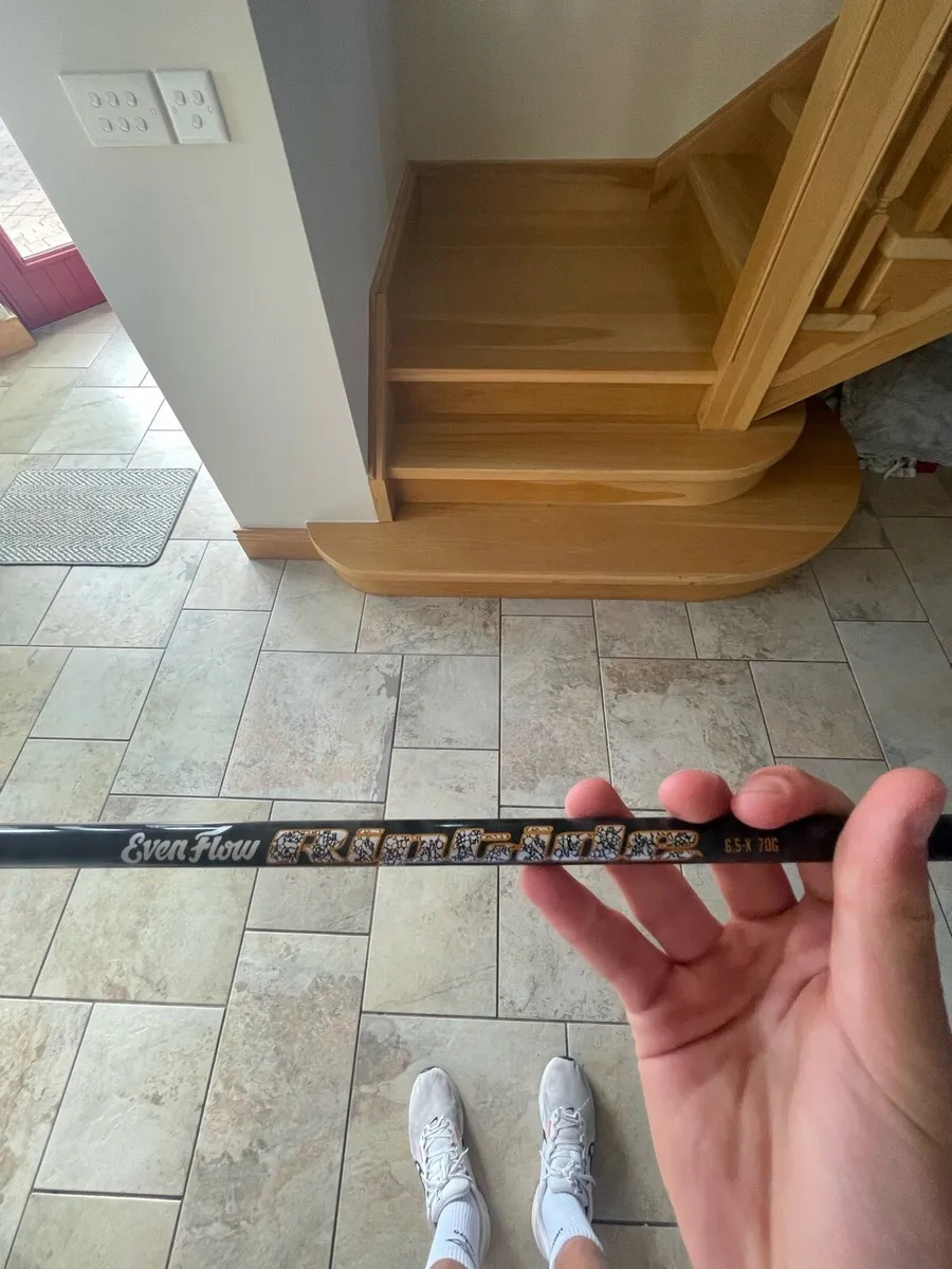 taylormade driver shaft (stiff) - Image 1