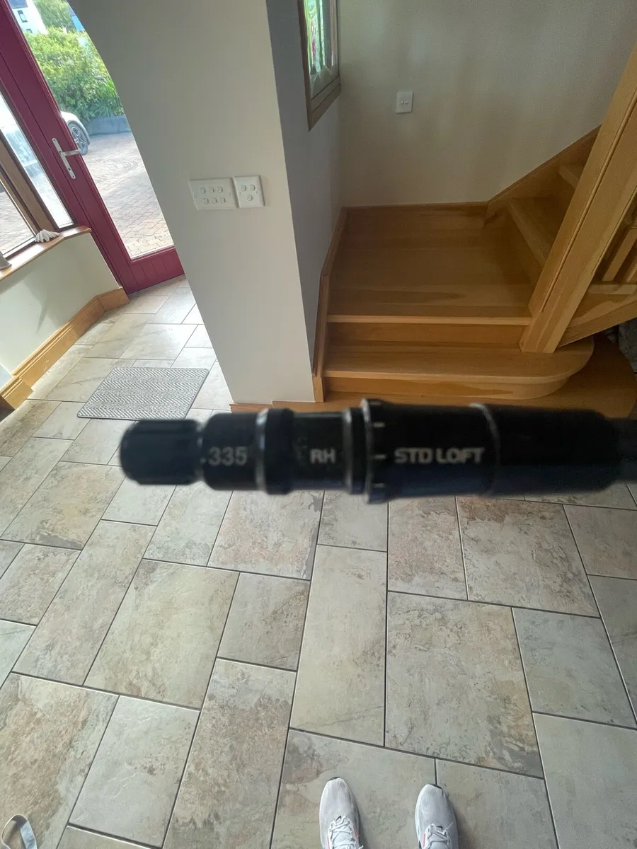 taylormade driver shaft (stiff) - Image 3