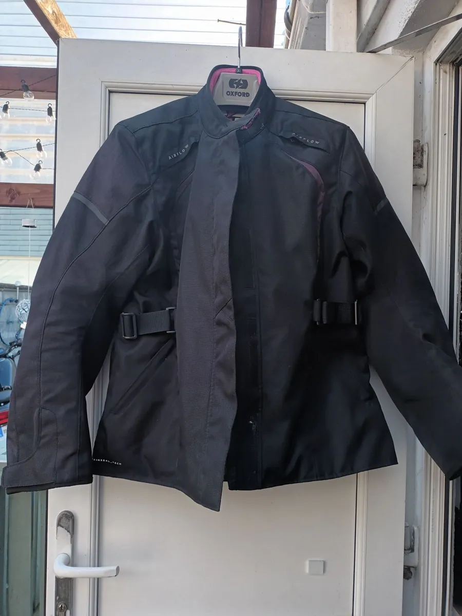 Ladies biker jacket size 18 perfect condition and - Image 3