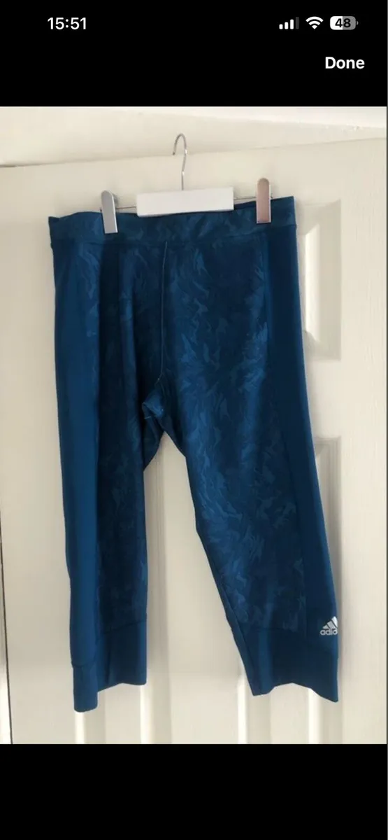 Ladies adidas leggings size 12/14 €10 - Image 4