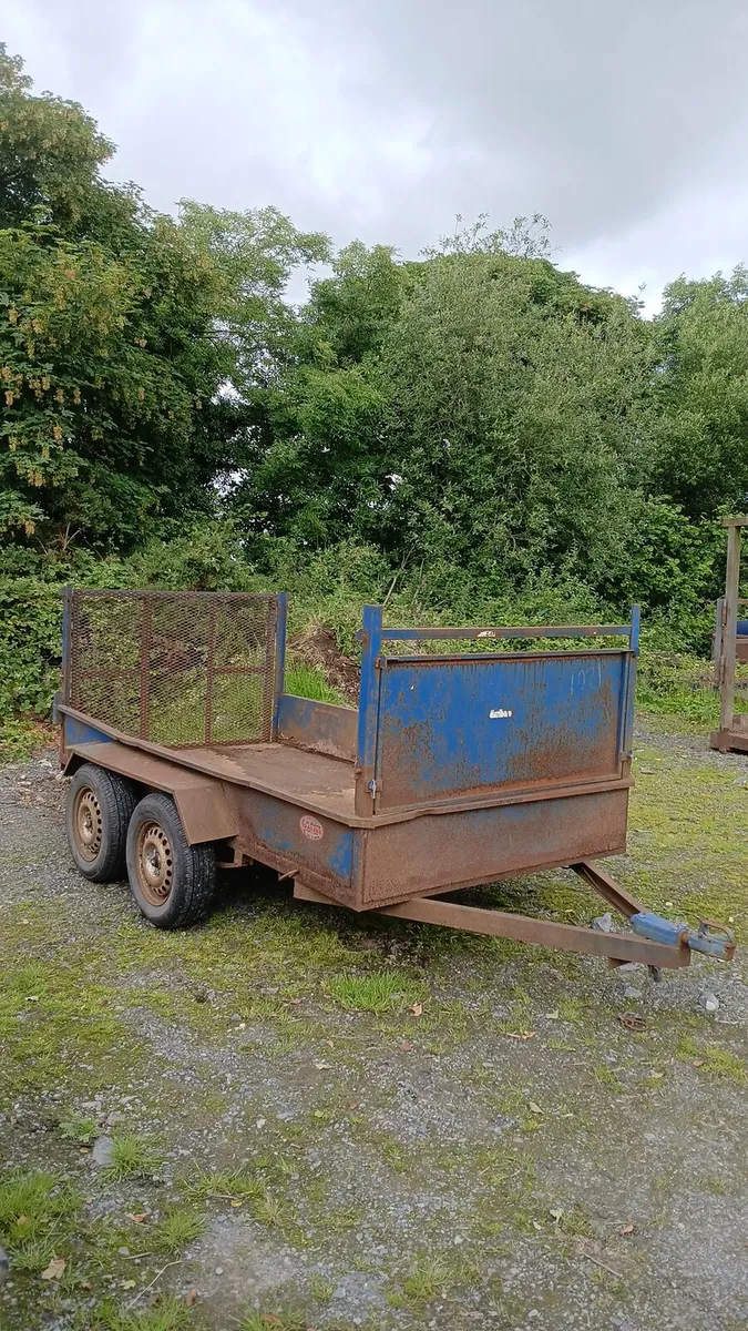 Trailer - Image 1