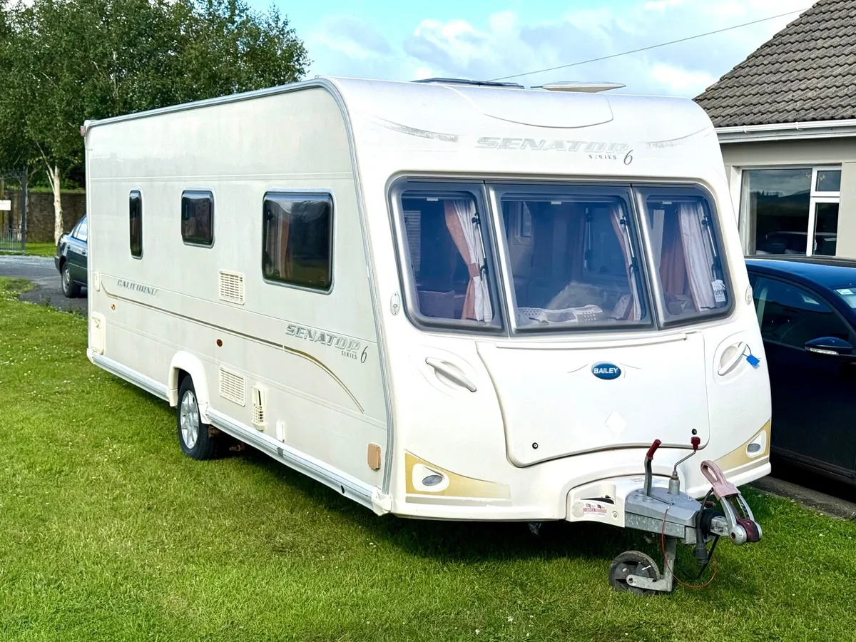2010 Bailey Senator series 6 with awning & M mover - Image 2