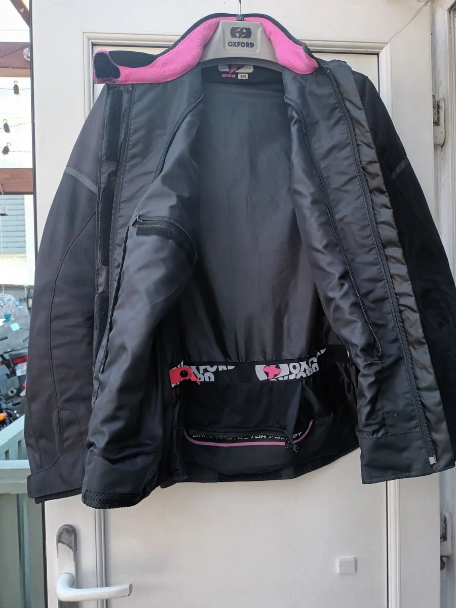 Ladies biker jacket size 18 perfect condition and - Image 4