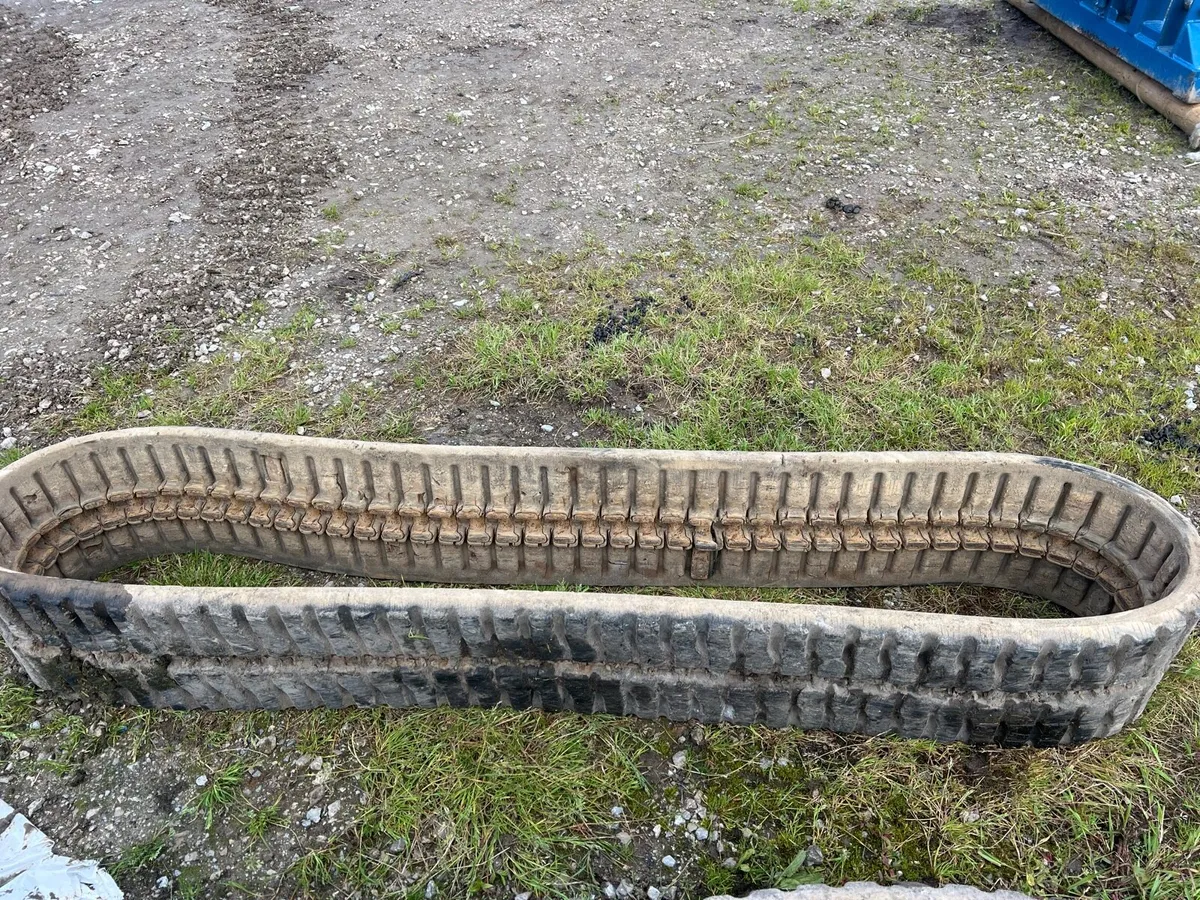 Track for hitachi ex30 digger - Image 2