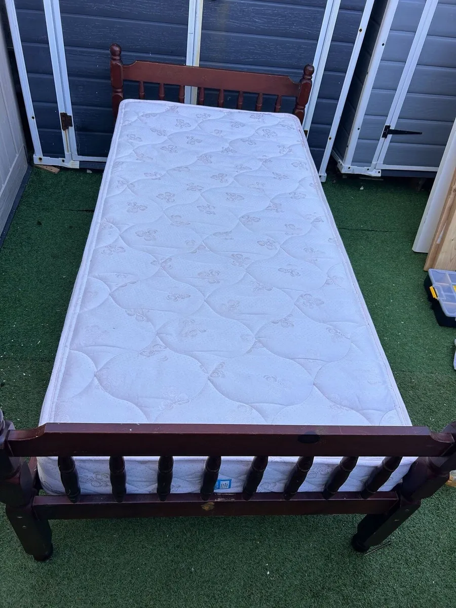 Single bed with mattress