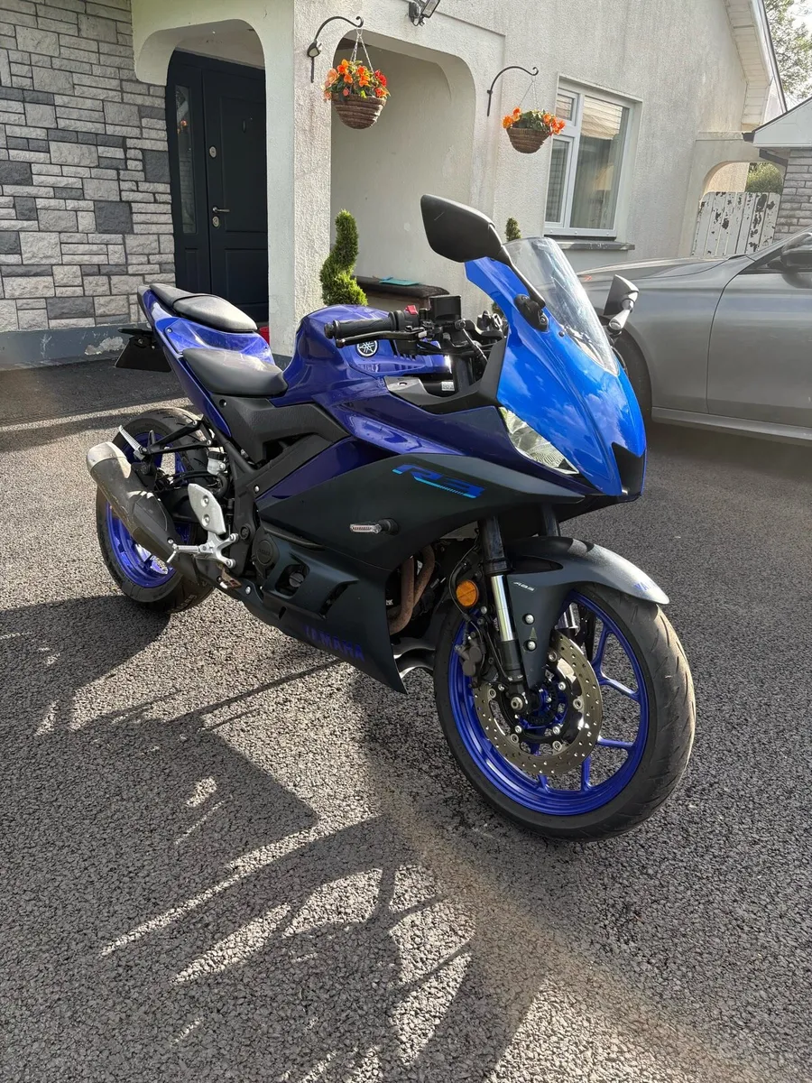 2023 yamaha r3 - Image 1