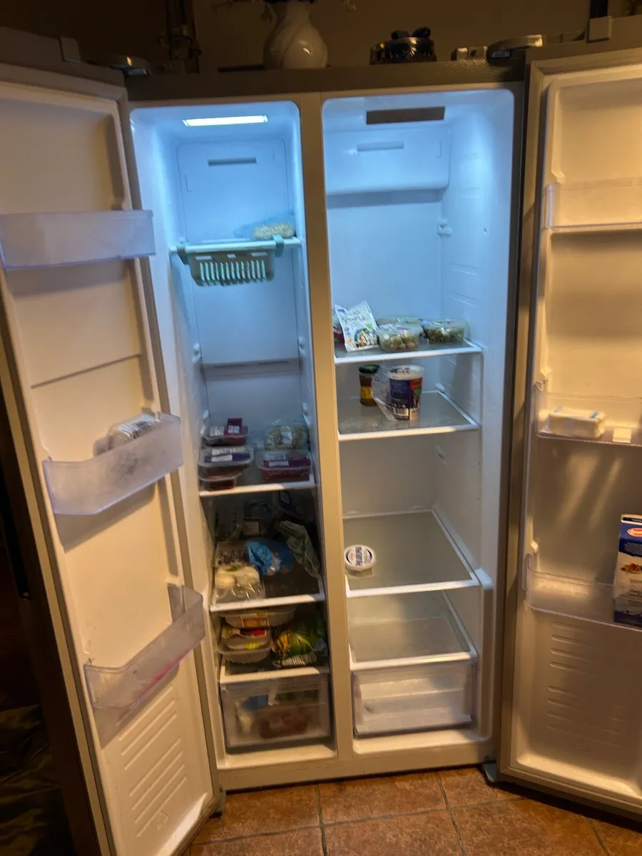 PowerPoint fridge freezer - Image 2