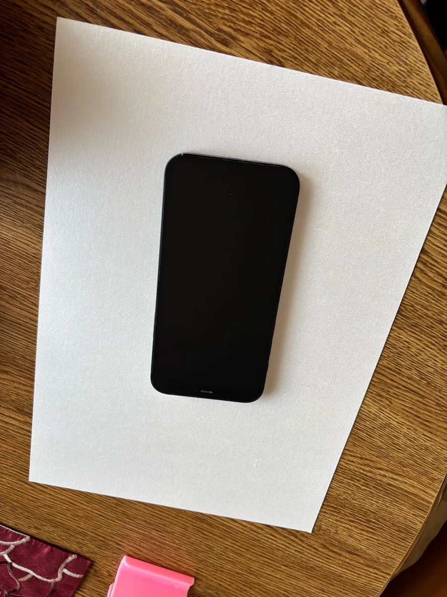 iPhone 12 - Image 2