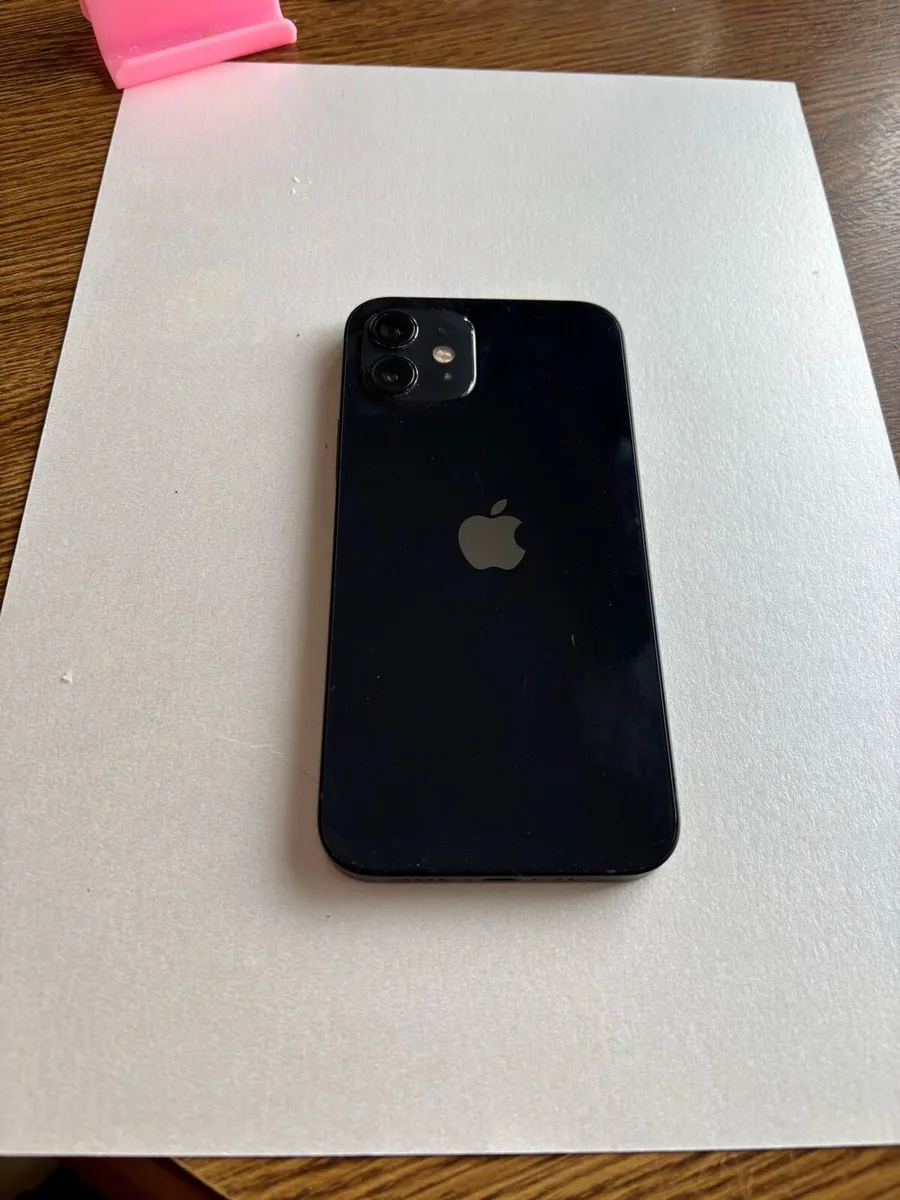 iPhone 12 - Image 3