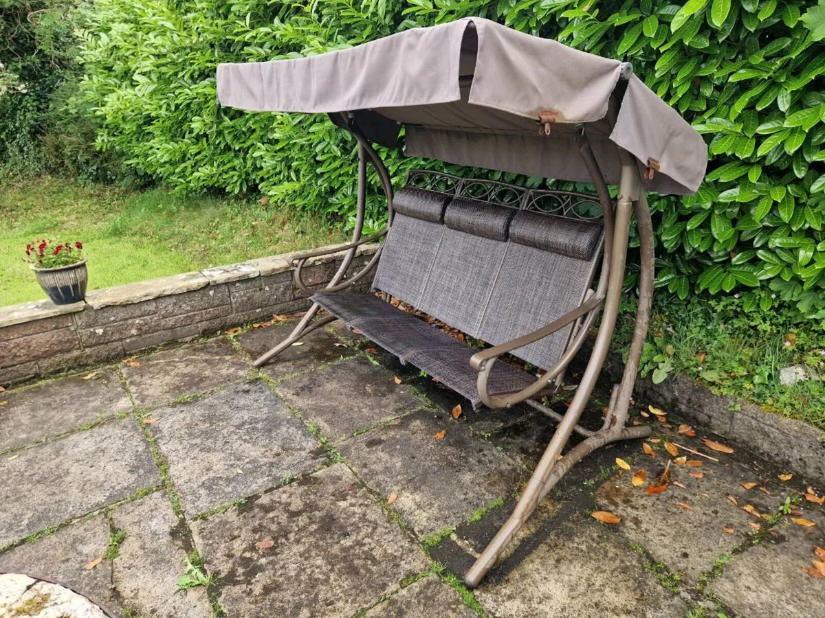 Comfortable 3-Seater Garden Swing Seat with Canopy - Image 2