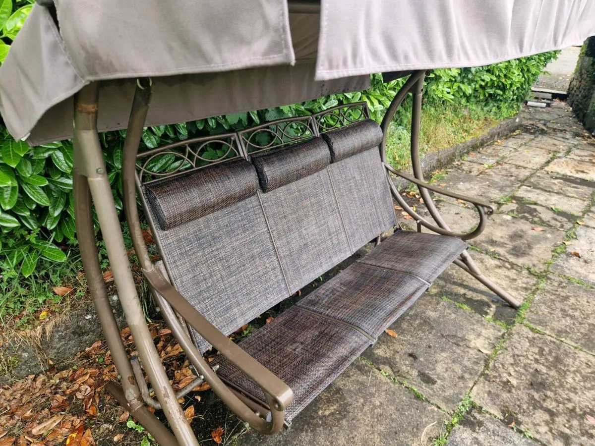 Comfortable 3-Seater Garden Swing Seat with Canopy - Image 3