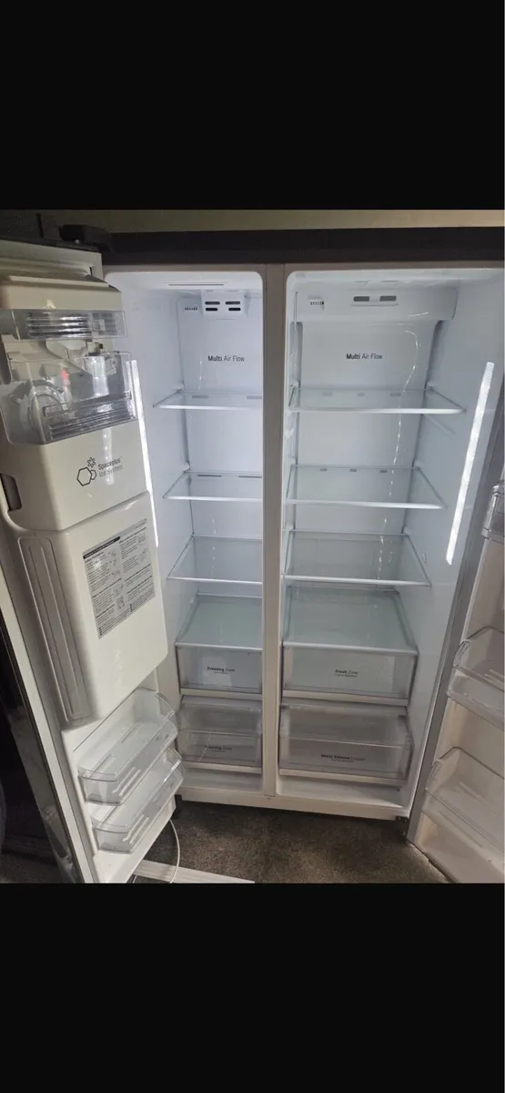 LG American Fridge Freezer - Image 2