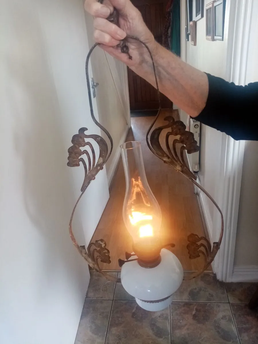 Victorian Hanging oil lamp - Image 3