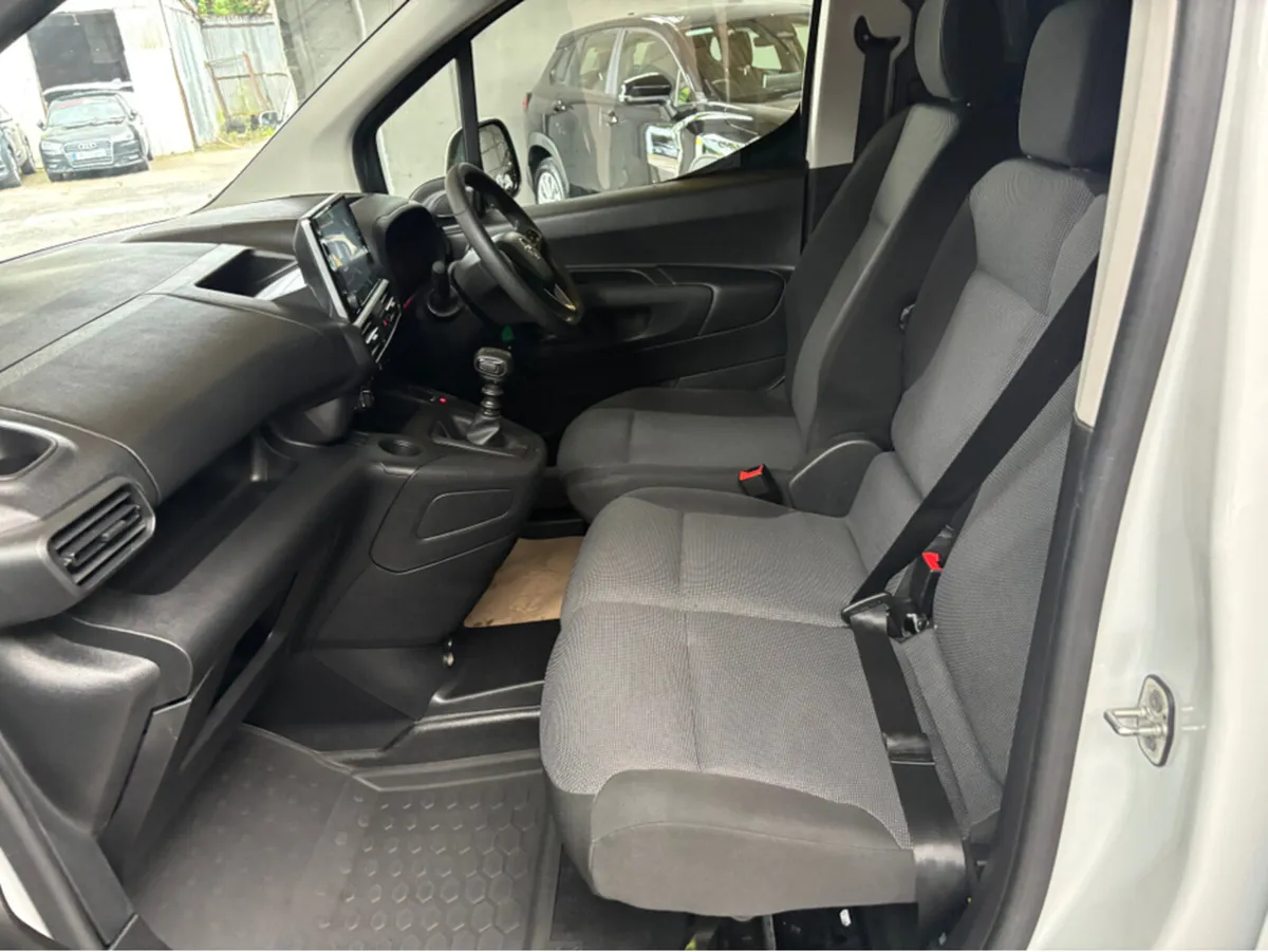 Opel Combo KOMF L1H1-1.5 100PS D 3DR SPRT-L1H1-1.5 - Image 3
