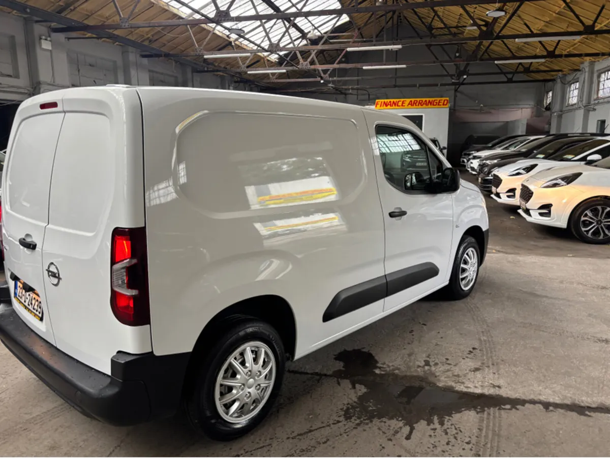 Opel Combo KOMF L1H1-1.5 100PS D 3DR SPRT-L1H1-1.5 - Image 2