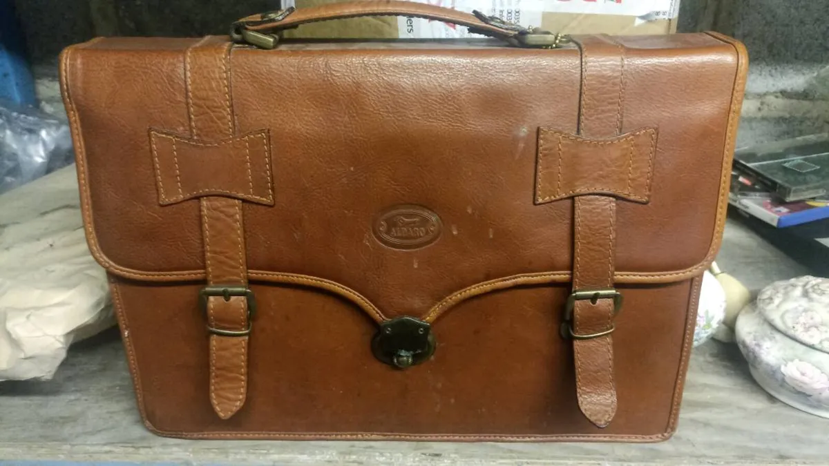 Aldaro brown leather briefcase