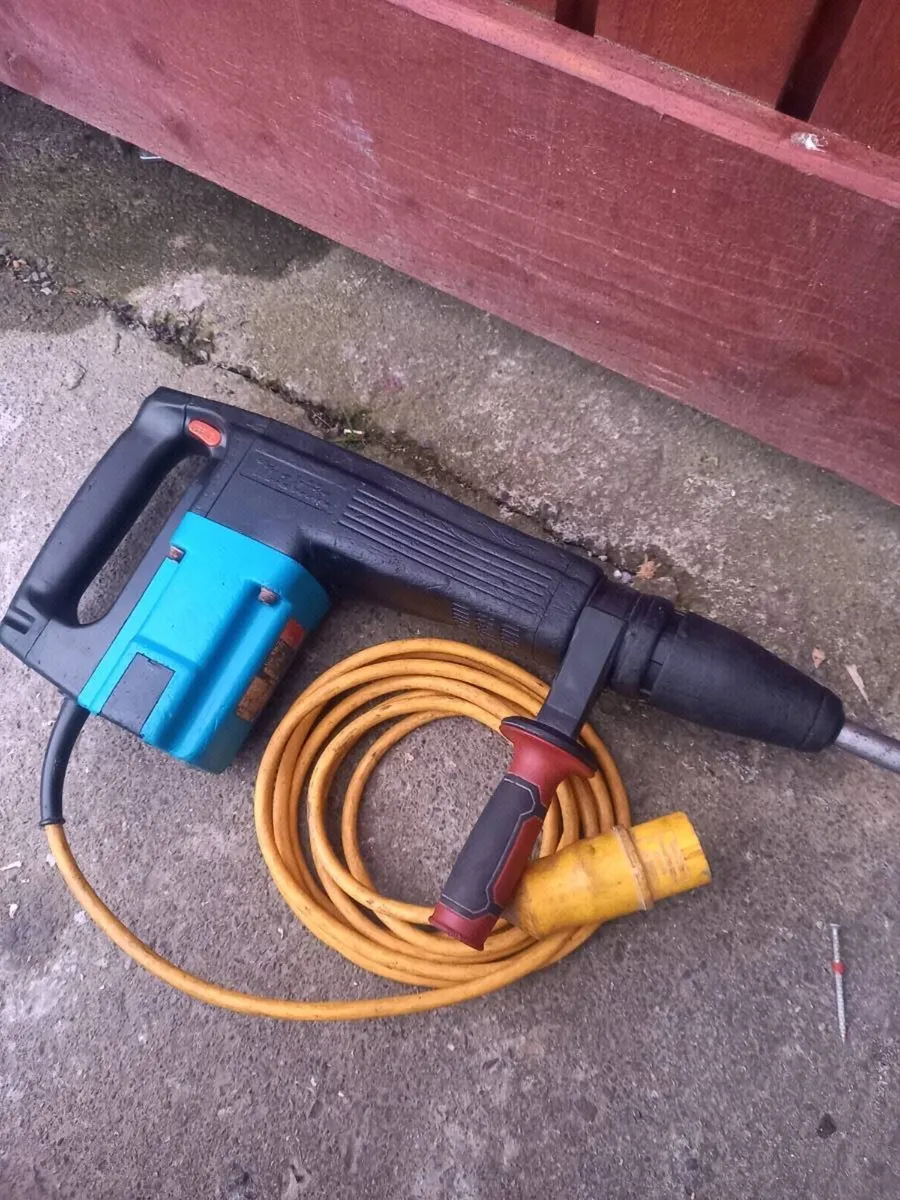 Makita SDS Max Breaker - Image 3