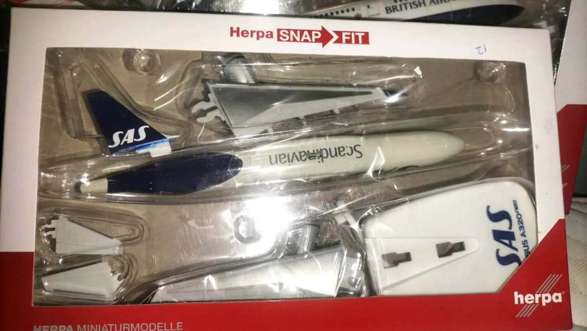 2 HERPA SERPA FIT AIRPLANES DIECAST MODELS - Image 4