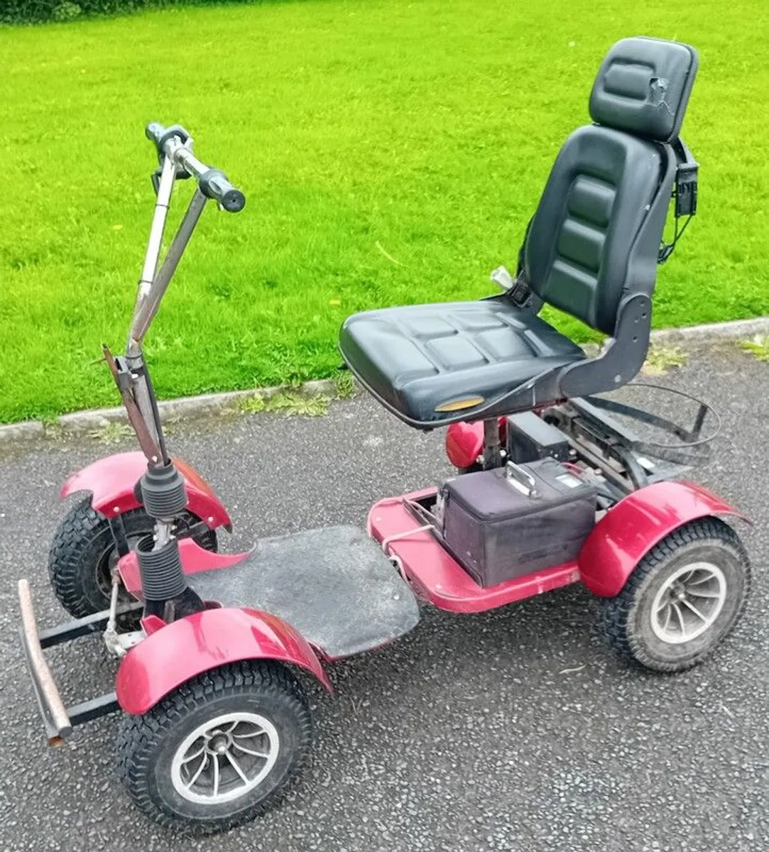 Single Seat Golf Buggy - Image 1