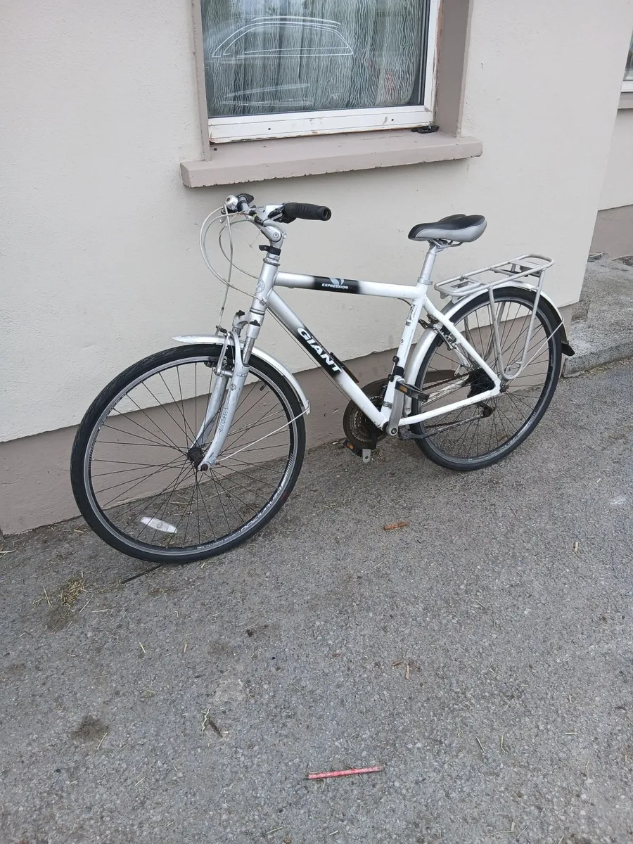 Giant 28inch bike working perfect priced - Image 3