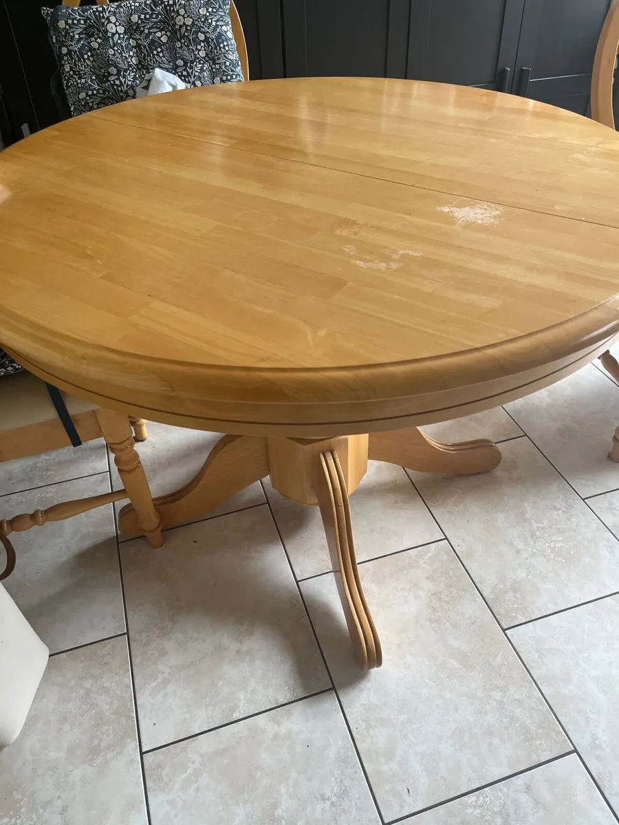Kitchen table and chairs - Image 4
