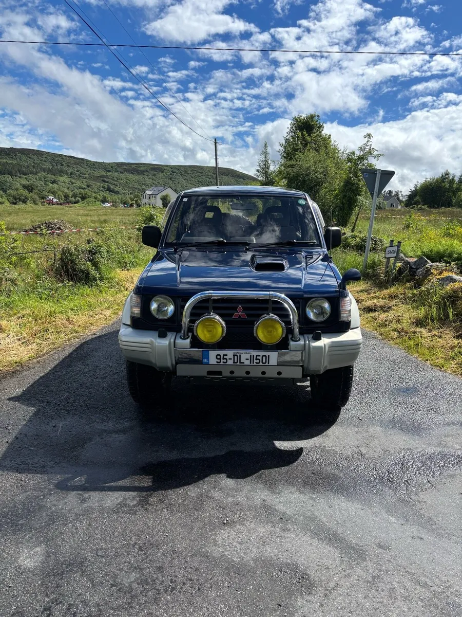 Mitsubishi Pajero 2.8TD low km - Image 2