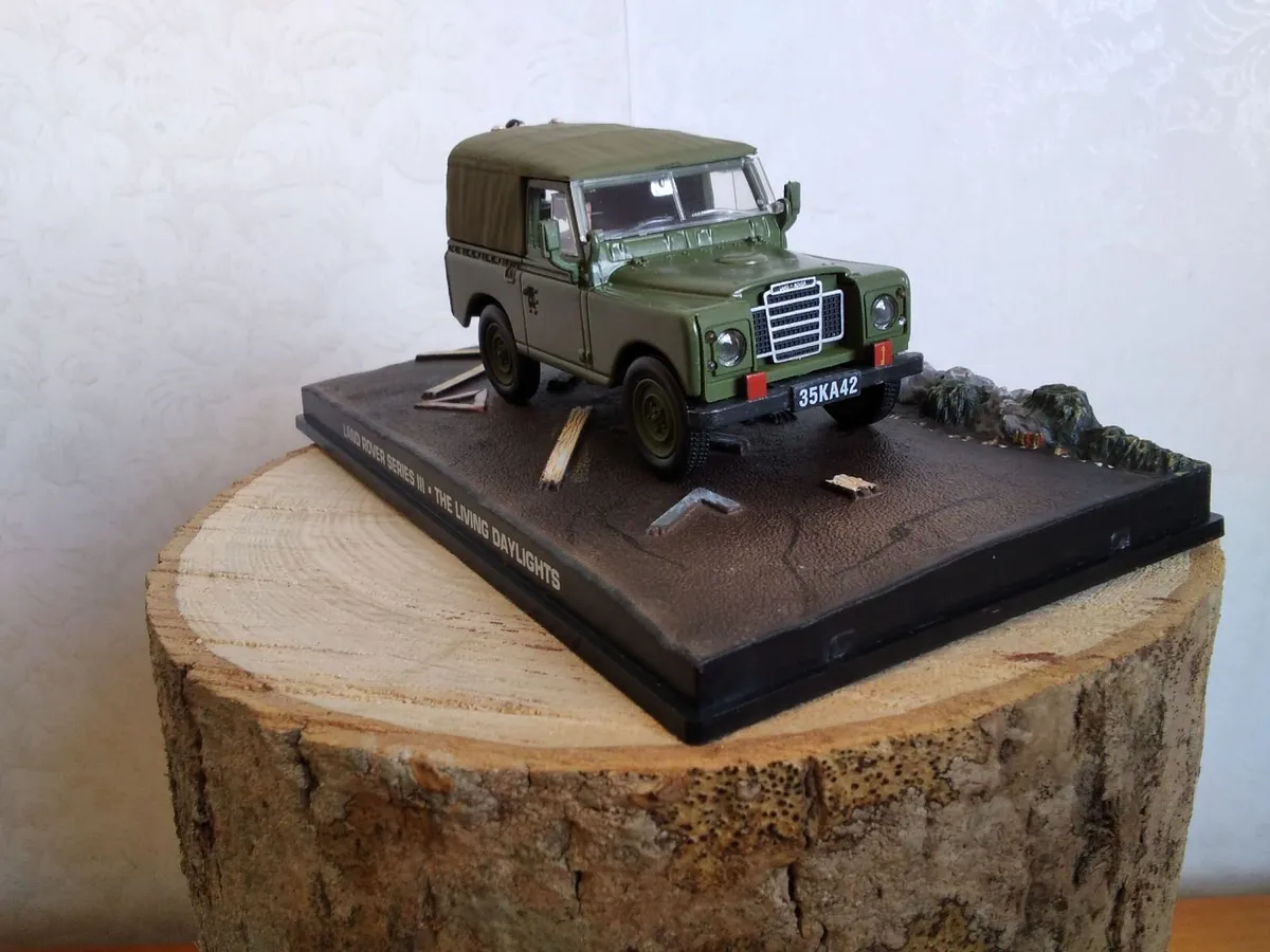 Ford, Austin, Morris Minor and other models. - Image 4
