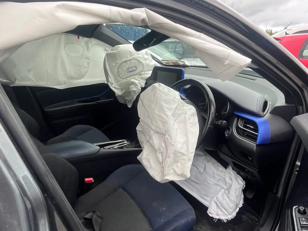 171 chr 1.8 hybrid luna sport - Image 2