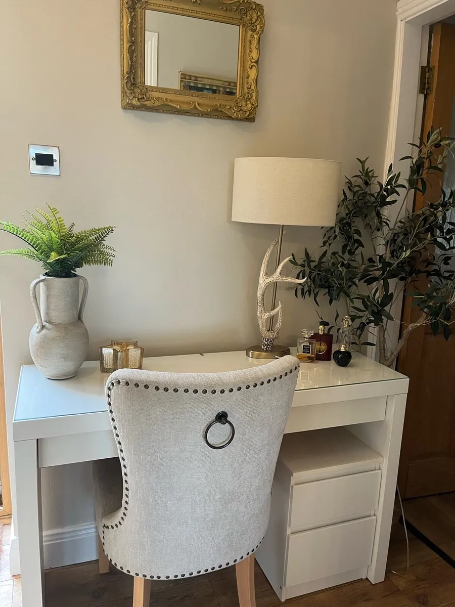Dressing table / desk - Image 1