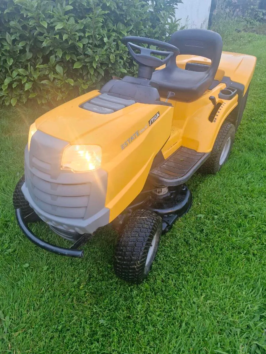 Stiga Estate ride on lawnmower DELIVERY AVAILABLE - Image 2