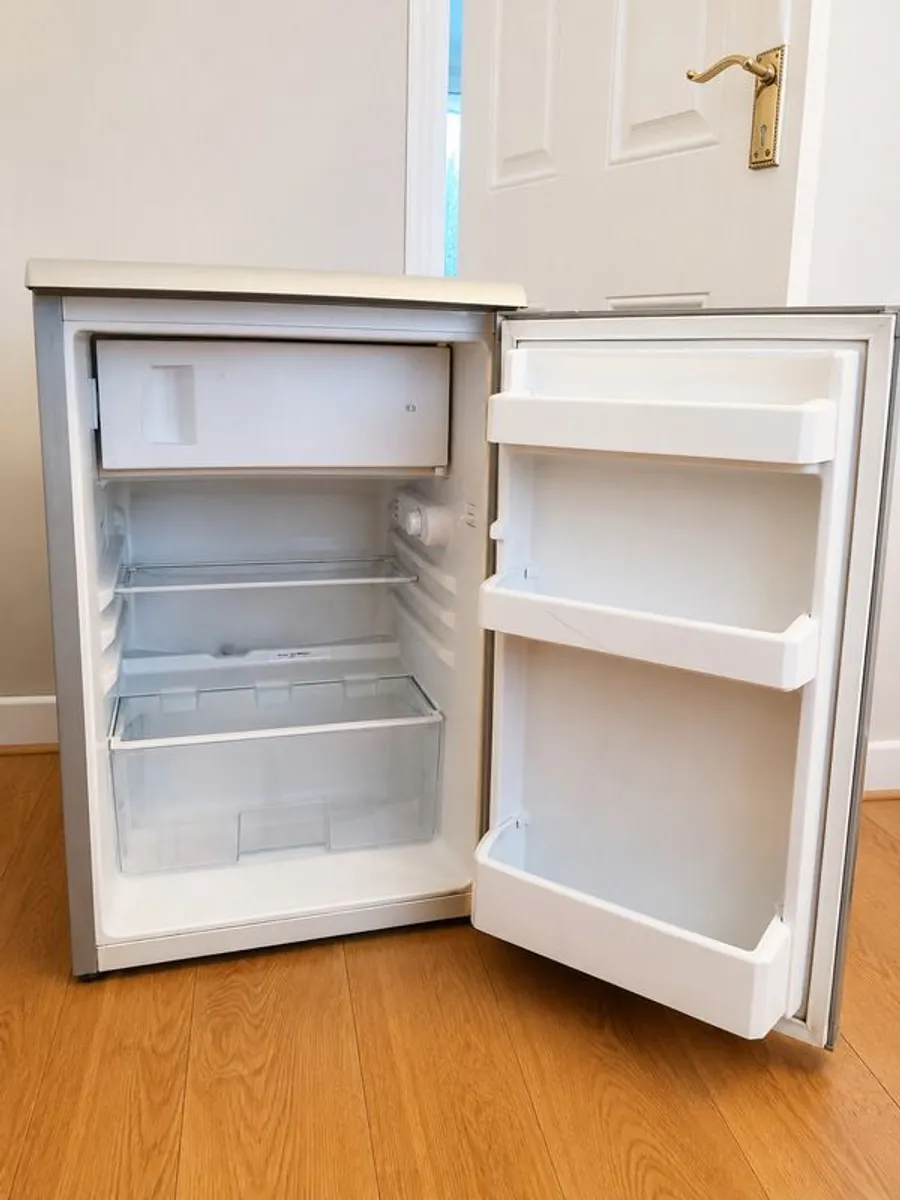 Beko Compact Fridge 114L Fully Working - Image 2