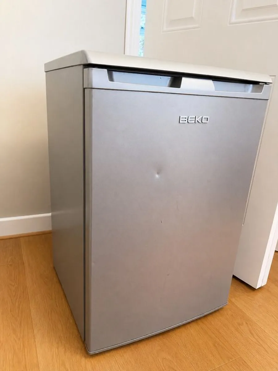 Beko Compact Fridge 114L Fully Working - Image 3