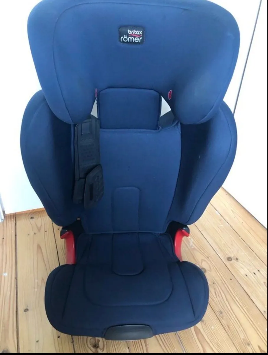 Britax Romer Kidfix XP Black Series in blue - Image 2