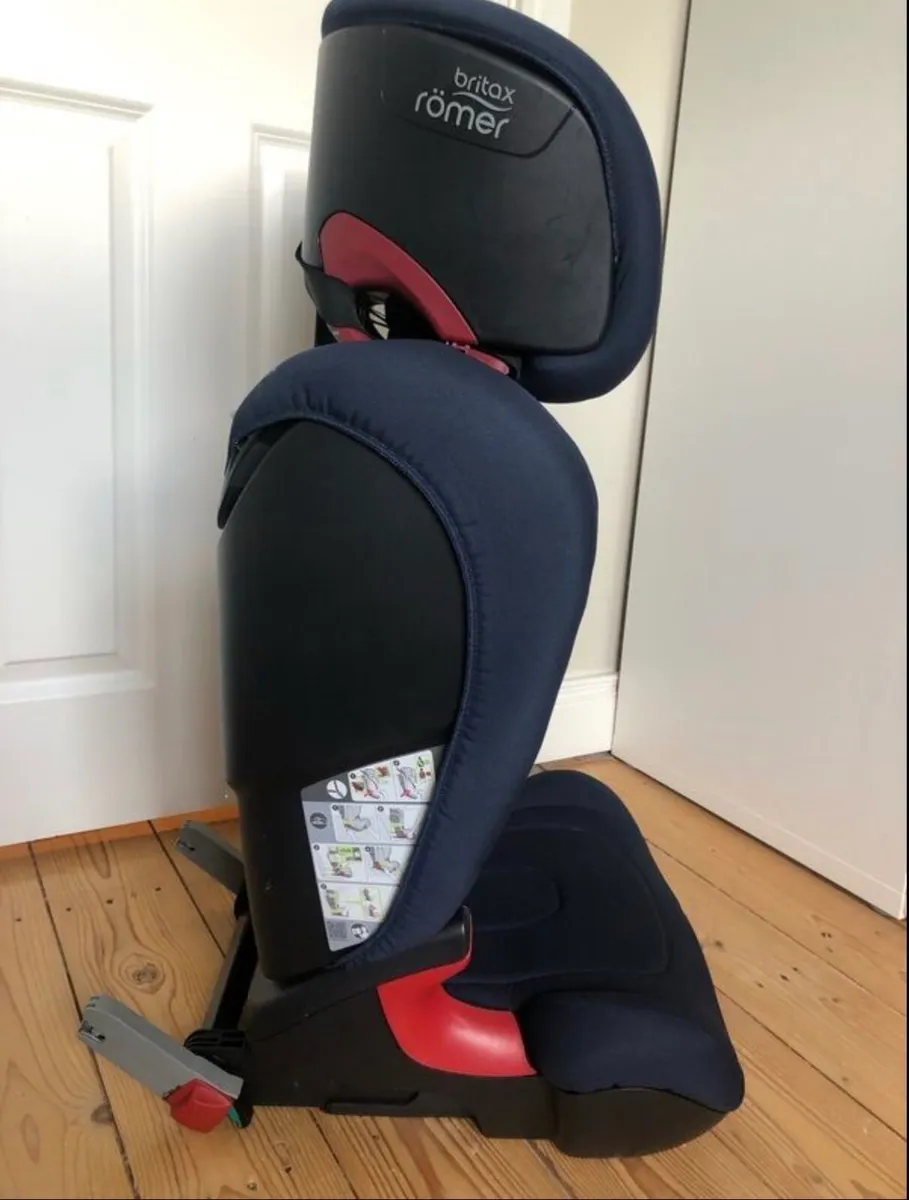 Britax Romer Kidfix XP Black Series in blue - Image 3