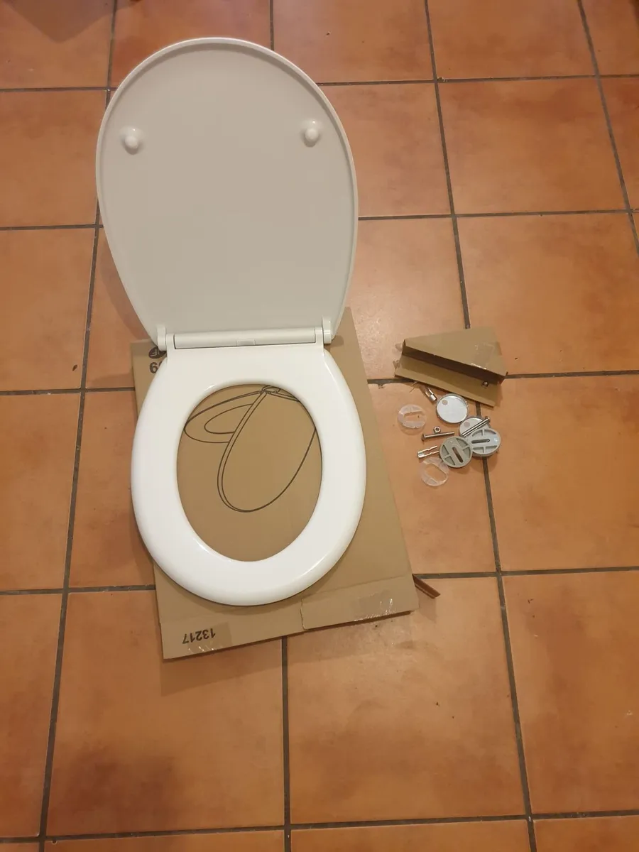 Toilet seat - Image 2