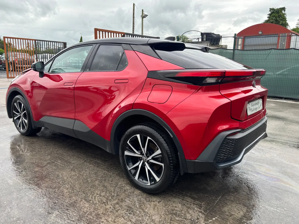 241 Toyota C-HR  Hybrid - Image 3