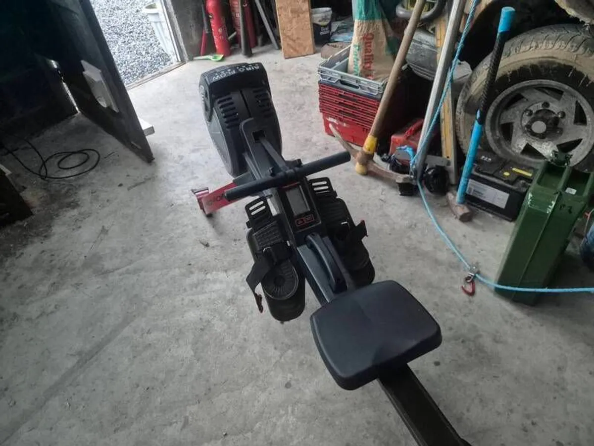 proform rowing machine - Image 1