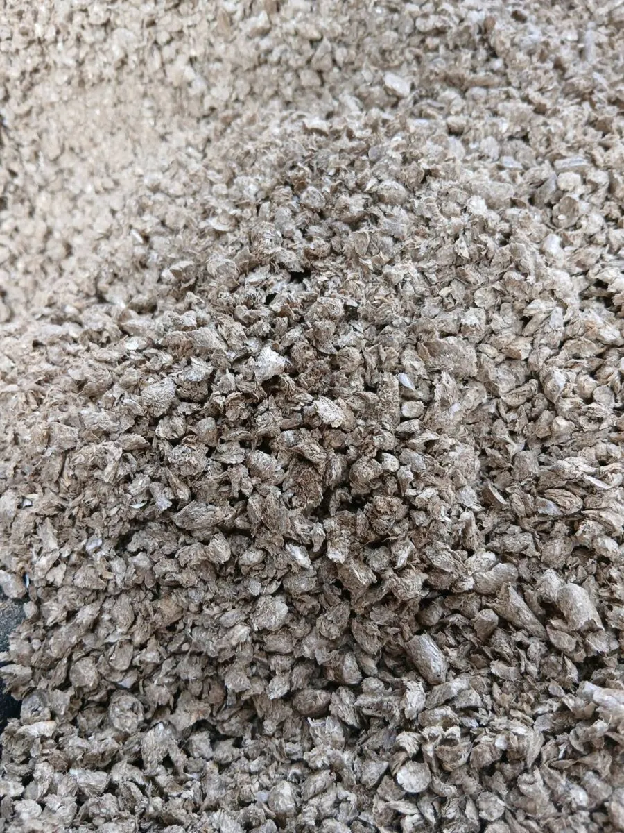 Straw Pellet Crumb - Image 1