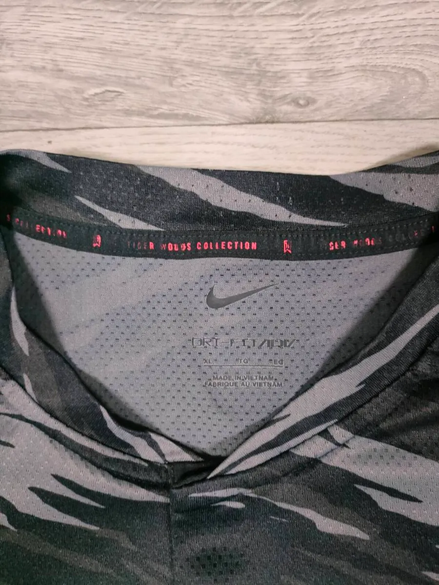 Nike Tiger Woods Camo Golf Shirt Mens XL - Image 3