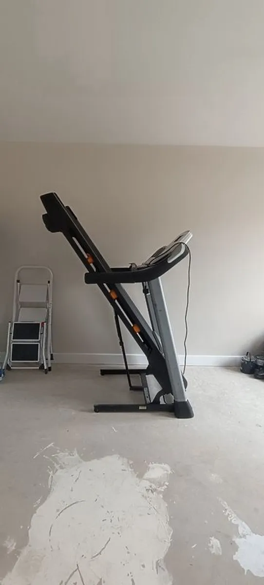treadmill - Image 1