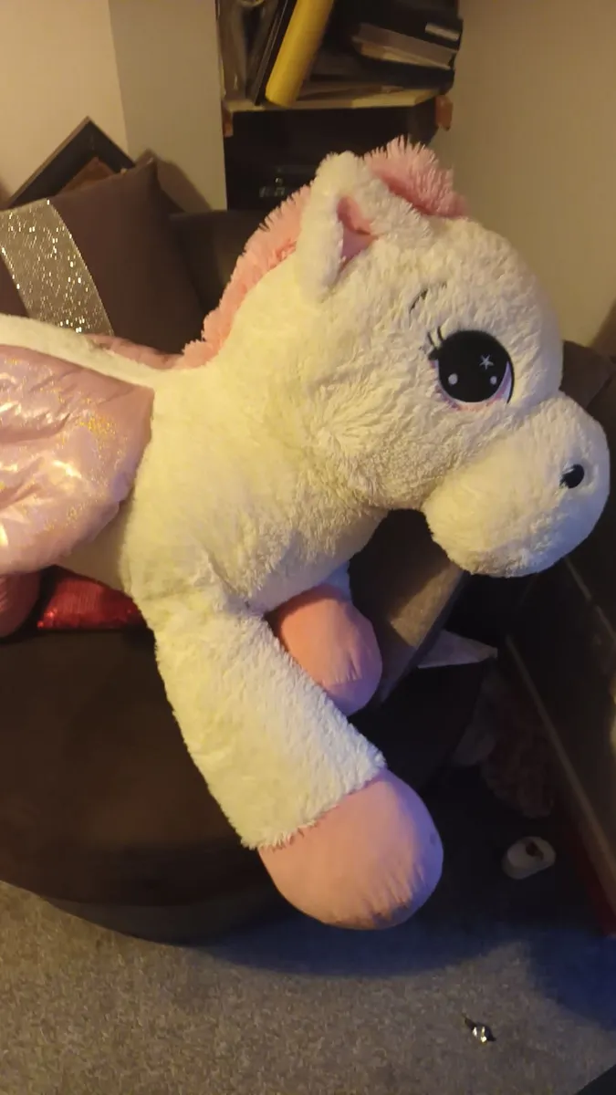 Giant horse  teddy with wings - Image 3