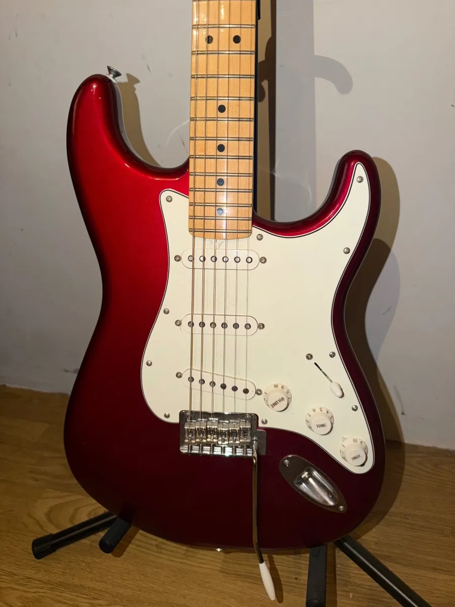 Electric Guitar - Image 4